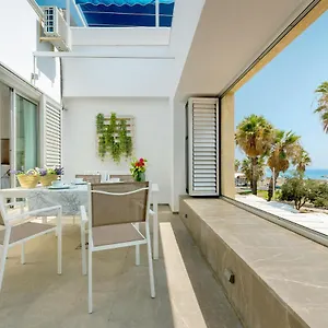 https://genteel-home-pedregalejo.es-andalucia.com